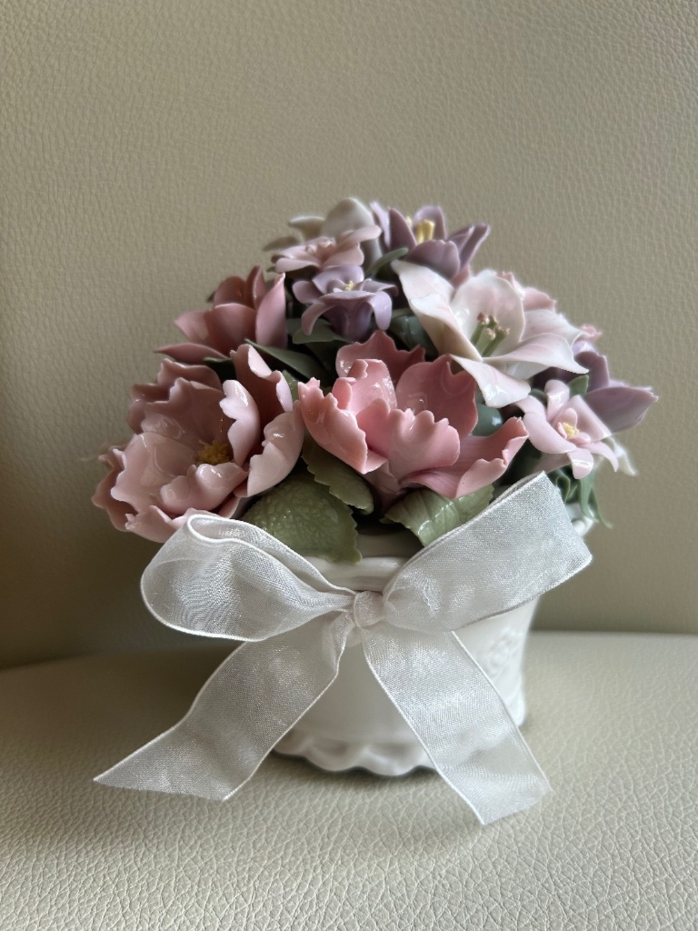 Cosmos Gifts Suberto Collection “A Spoonful of Sugar” Porcelain flower music box